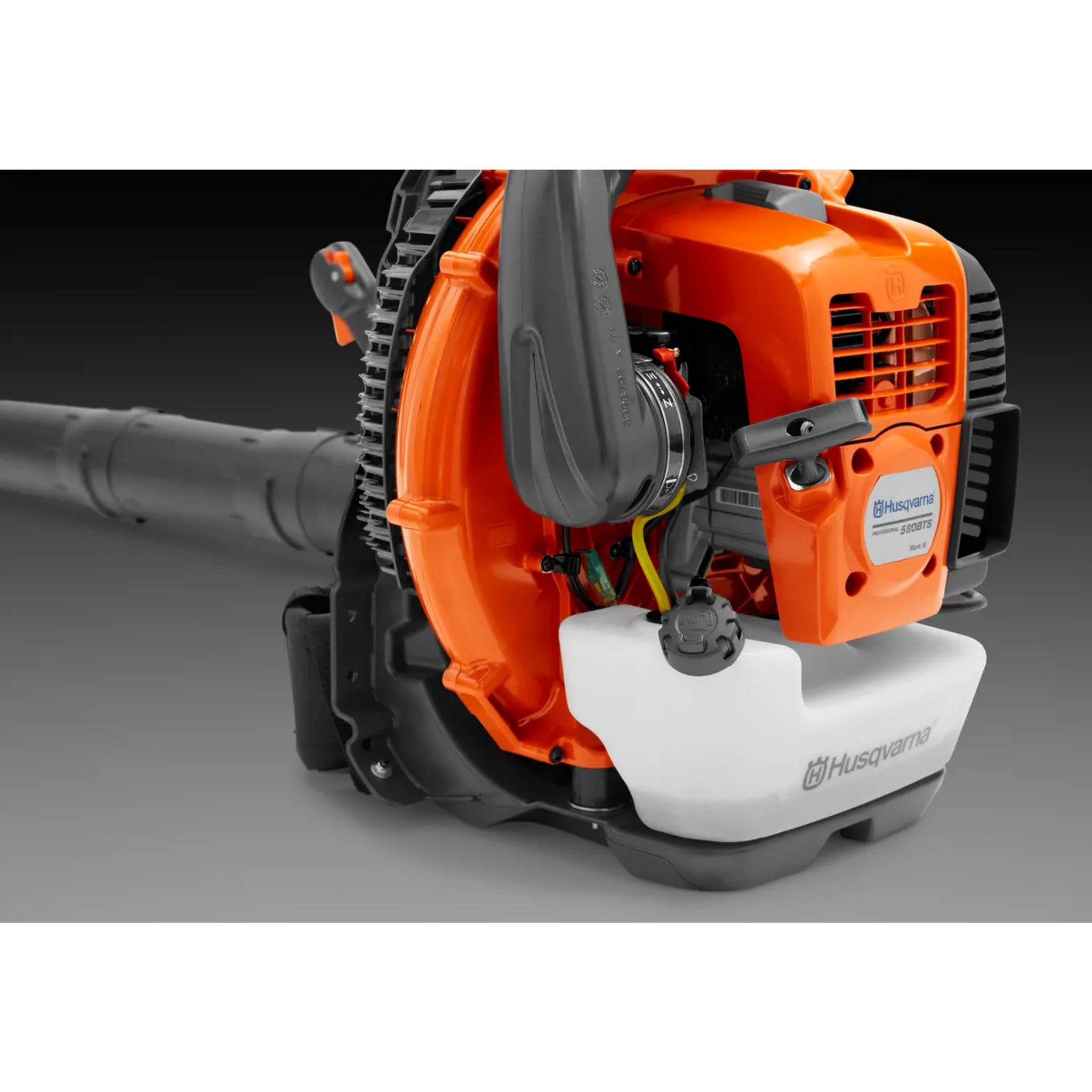 Husqvarna 580BTS Backpack Leaf Blower – 908 CFM, 2-Stroke Commercial-Grade Power